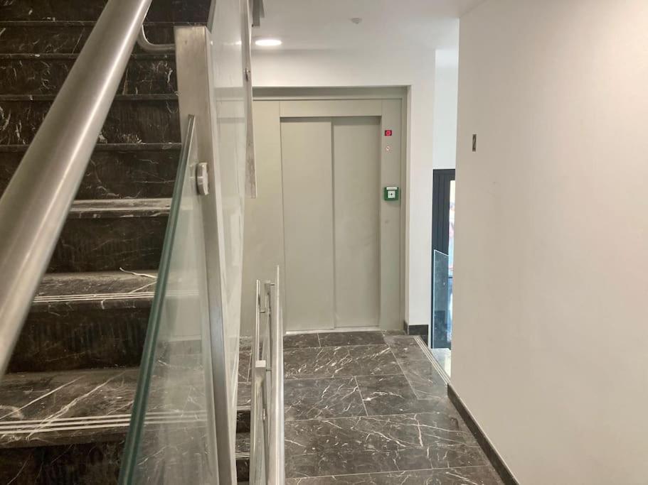 Top Apartment* Panoramic View* Sensible Balcony* * Wien